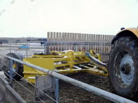 Прицепной тракторный скрепер для навоза — Foto 3