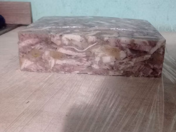 В продаже есть салтисон в лотках под пирсом и в желудке очень вкусный