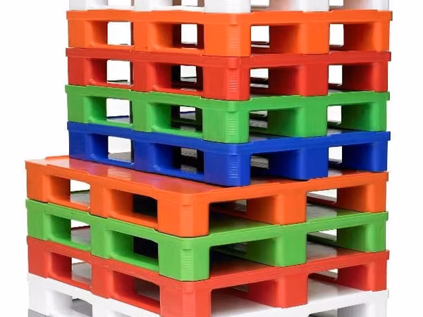 Paleti din plastic