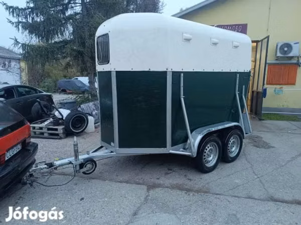 B kategóriás kettes lószállító