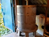 Se vinde un teasc nou, total din inox, cu volumul de 120 L — 1-rasm