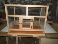 Taxta karkaslı metal torlu heyvan qəfəsi - Material: möhkəm şam ağacı — foto 2