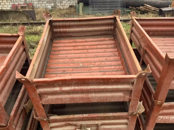Lăzi metalice