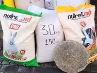 Vind korm pentru - pui; kurkani; rațe; boboci!! — Foto 3