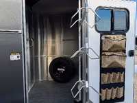 2027 Maverick Trailers Maverick Lite Deluxe 2 Horse * Great Options * Well Built Bumper Pull Horse Trailer — Foto 5