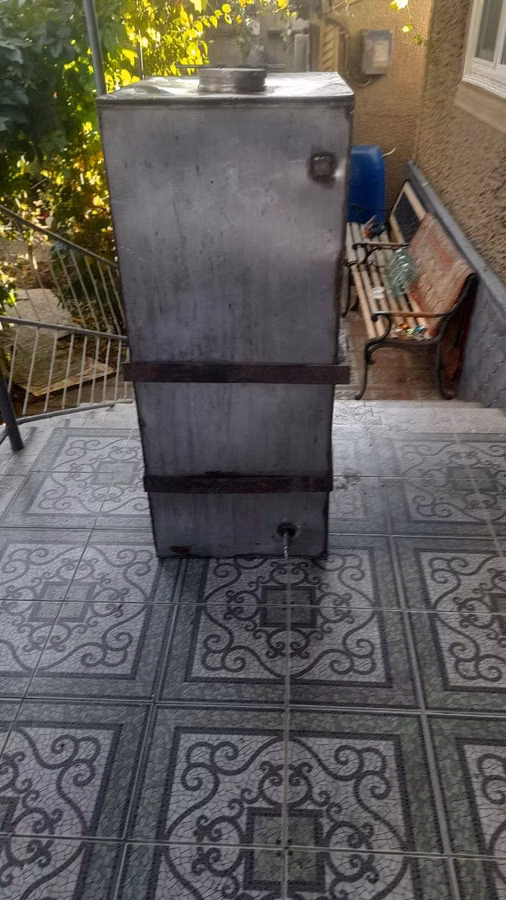 Vând butoi de inox pentru vin.