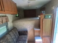 2009 Bison Coach 7280LQ Gooseneck Horse Trailer — photo 5