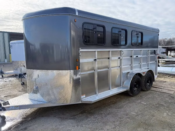 2026 Maverick Trailers Lite Deluxe Bumper Pull Horse Trailer