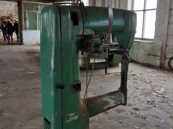 Vindem utilaj de producere a lădițelor din lemn anul 2010