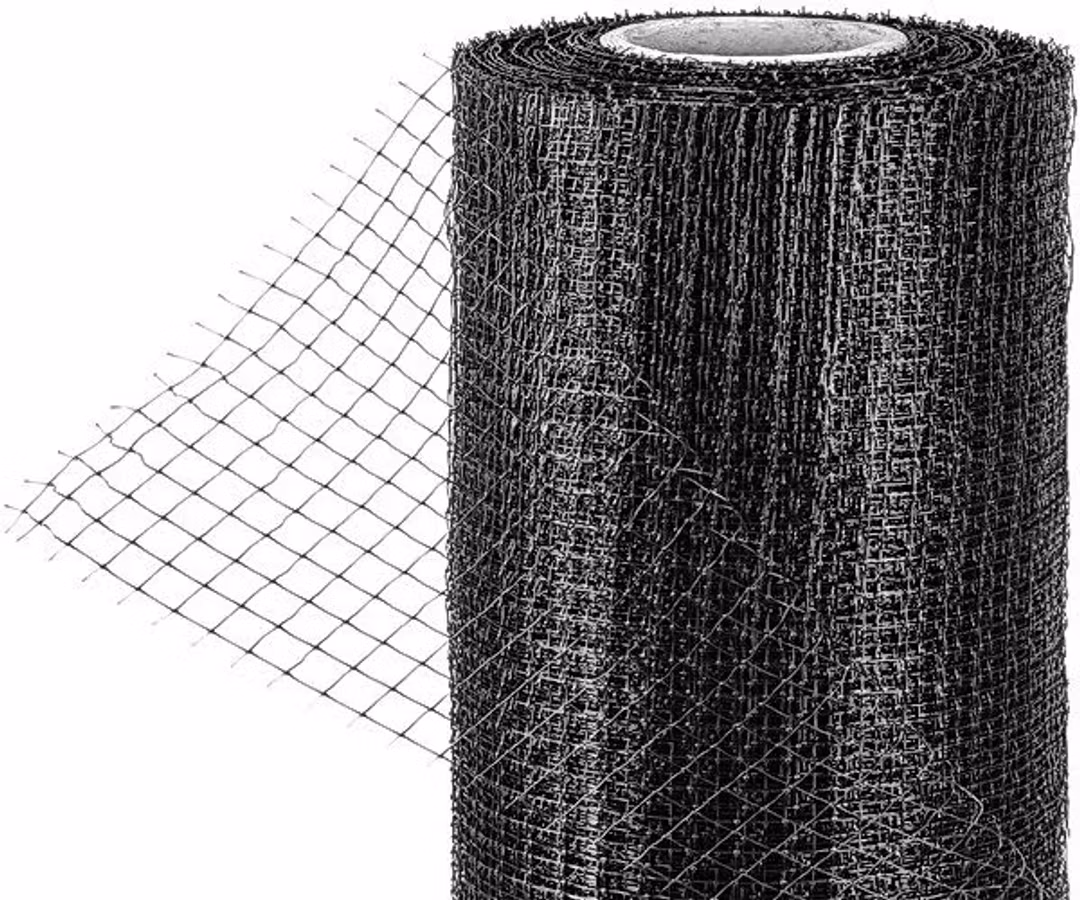 Plasa de plastic pentru voliere si gard.