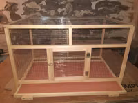 Taxta karkaslı, metal torlu quş/kemirici qəfəsi - Material: şam — Foto 3