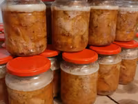 Тушенка домашняя,carne inabusita in autoclav,домашняя колбаса. — 1-rasm