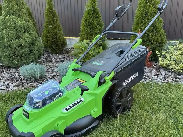 Аккумуляторная газонокосилка Flinke Tek АГК 36V 6A
