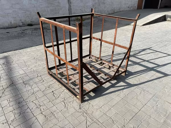 Container metalic